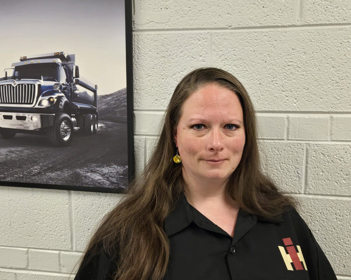 International dealership service advisor